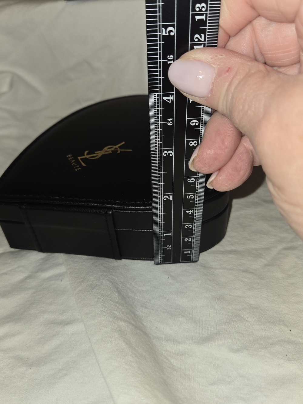 Yves Saint Laurent (YSL) Heart Compact Case in Black with Gold Logo - Picture 6 of 7